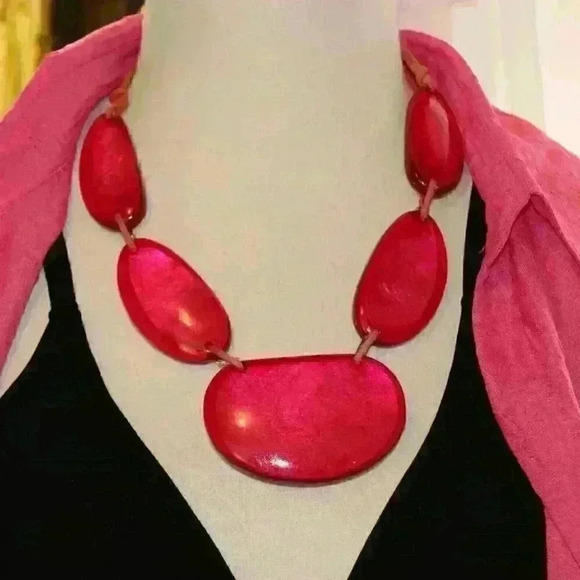 Vintage 1960's Large Bright Pink Lucite and Hemp Necklace with 2" Extender - Picture 1 of 12